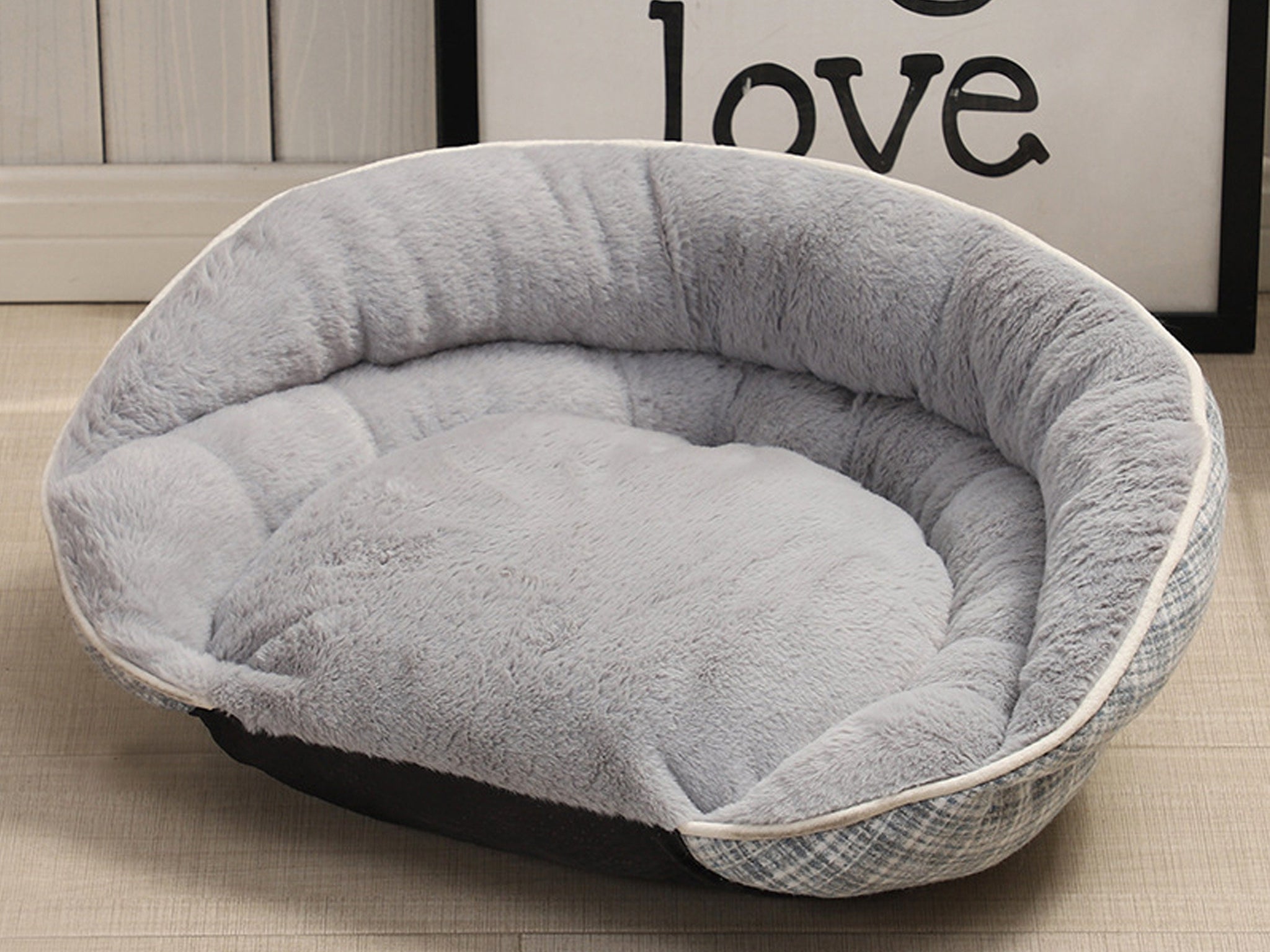 Luxury Soft Semi Circular Warm Bed for Dogs and Cats, Anti Anxiety Pet Bed